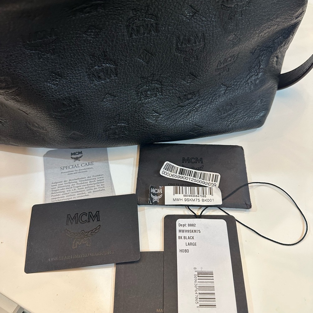 MCM Leather Shoulder Bag & key chain bunny - Picture 11 of 16